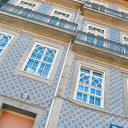 بيت شباب Cats