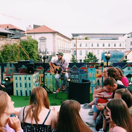 Cats بيت شباب